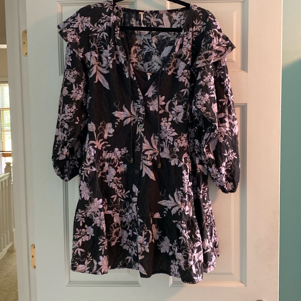 Freepeople Dress V Neckline with tie fully lined button down